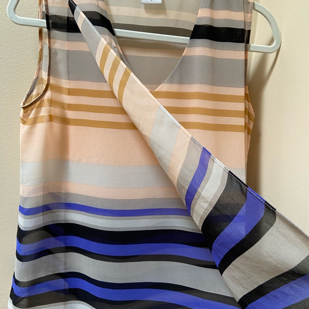 Cabi multi colored lightweight sleeveless blouse - Picture 3 of 5